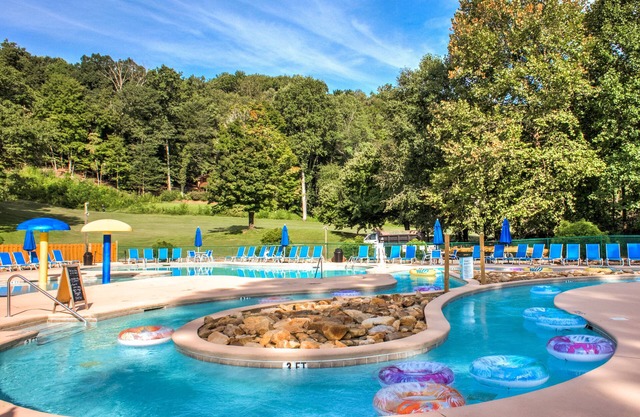 Good Vibes - Located in Rumbling Bald Resort, 3BR, 4.5BA, Air Hockey - Mr Lake Lure Vacation Rentals