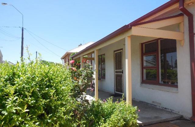 Goolwa Cottage 11 Hutchinson - BYO Linen - Pet Friendly