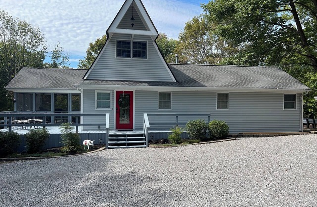 Goose Hollow Lodge Unique A-frame house situated near Lake Barkley