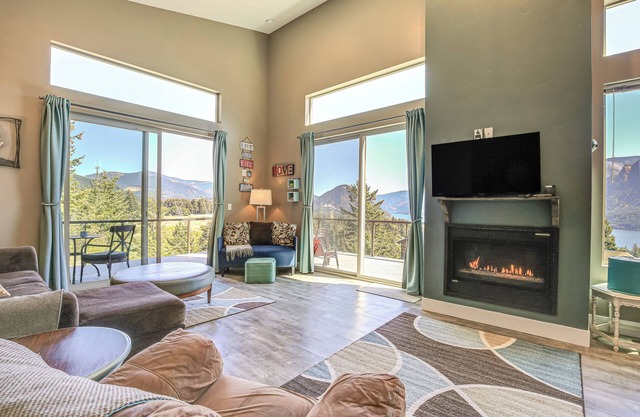 NOUVEAU! 'Gorge Retreat' Carson Home avec une vue imprenable!