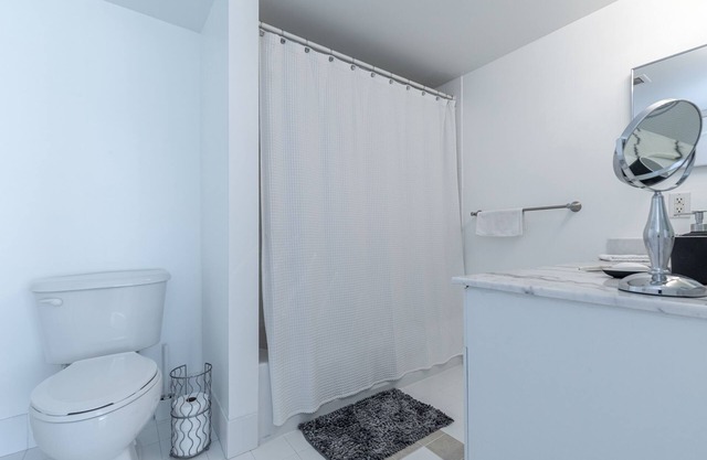 Gorgeous 1Bed with water view in the heart of Brickell