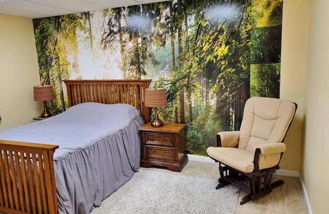 Gorgeous 1br in nature setting, 5 min to NYC train