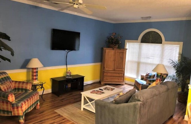 Gorgeous 1st Floor Condo at Arrowhead Country Club