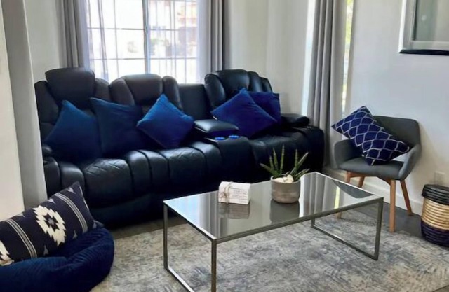 Gorgeous 2 bedroom 2 bath Near SoFI