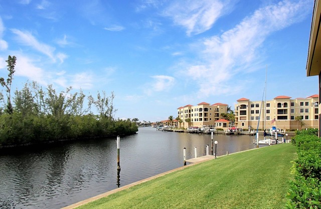 Gorgeous 2 BR/2 BA waterfront condo in Punta Gorda - The River's End