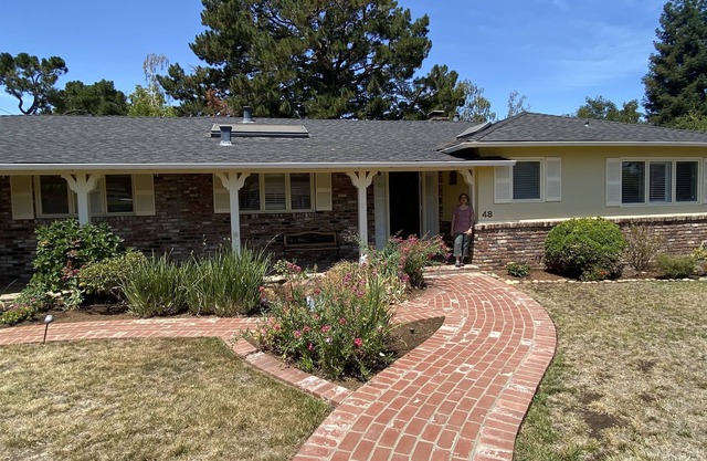 Gorgeous 2350 sq ft Ranch Home on a 14000 sq ft park-like Lot! Prime Location!!