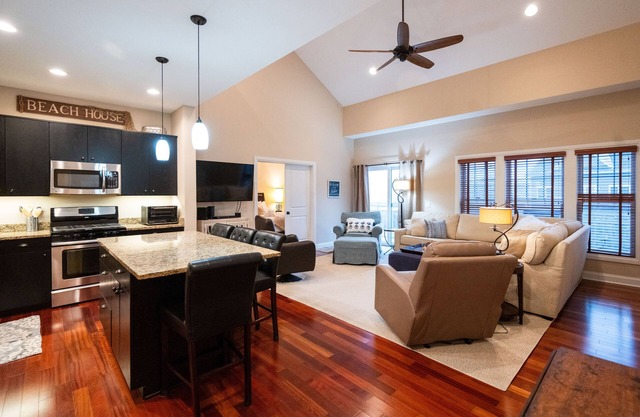 Gorgeous 3 bedroom, 3 bath Spring Lake Condo