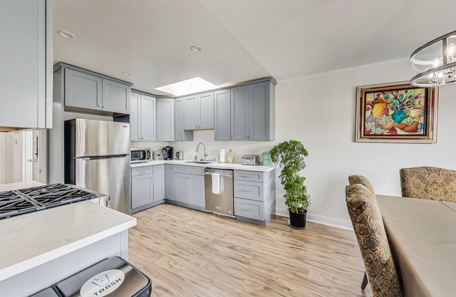 Gorgeous 3br/1ba home near Ocean Beach