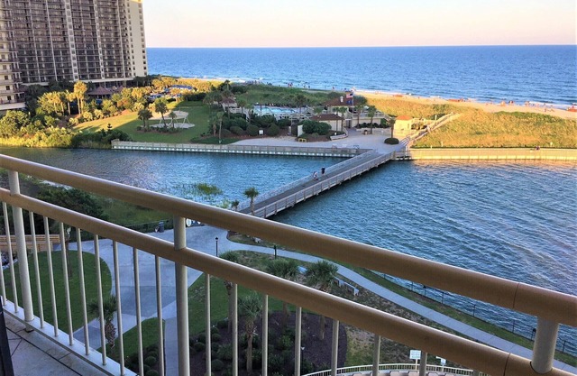 Spécial été! Superbe tour sud Oceanfront 3BR / 2 BA avec une vue imprenable!