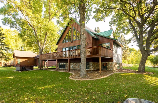 Gorgeous 5 BR A-Frame - Lake Ida