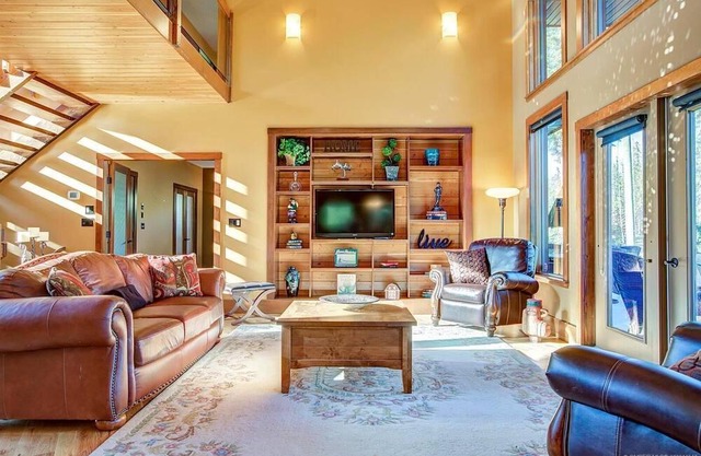 Gorgeous 6 Bed Golf and Beach House