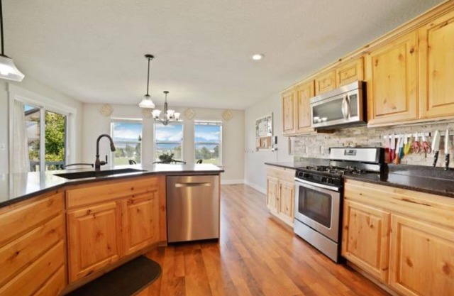 Superbe retraite de 6 chambres avec vue sur le lac