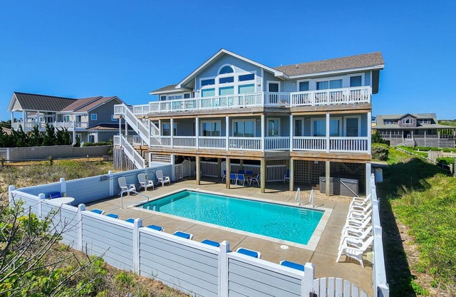 Captain's Lookout 7BR, 7 salles de bains complètes et sept, OBX face à la mer avec piscine privée - Southern Shores Realty