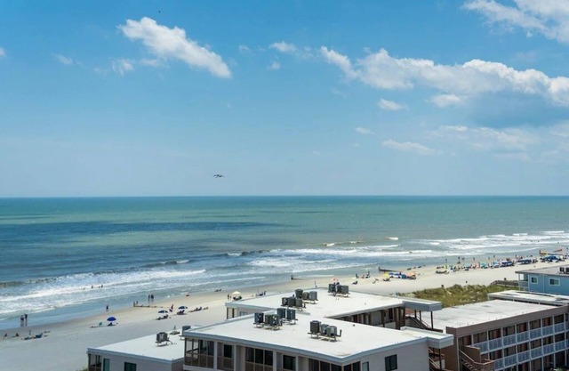 Gorgeous, amazing ocean view. No crazy fees! Ask about our monthly winter rates.