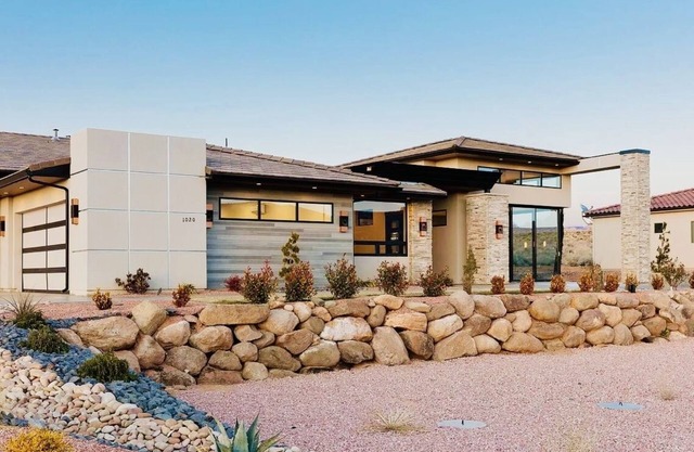 Gorgeous and modern home surrounded by Zion views