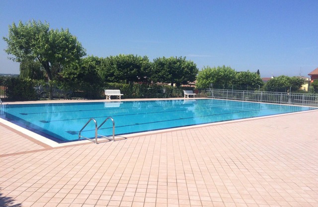 bel appartement super meublé jardin privé grande piscine tennis.