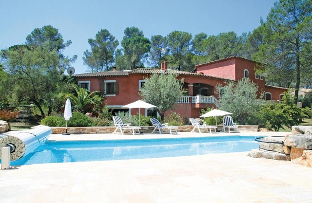 Gorgeous Apartment In Puget-Sur-Argens