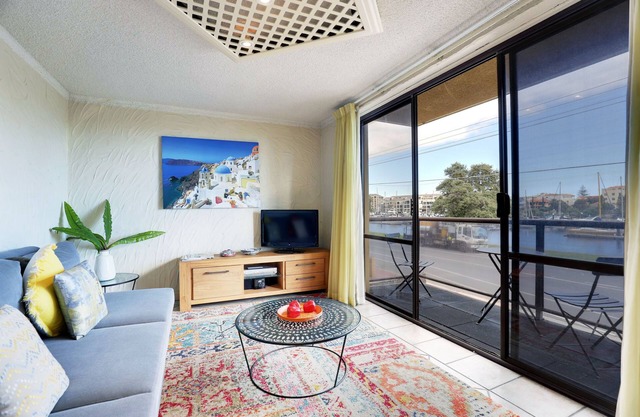 Gorgeous Balcony Riverview w/coffee machine, WIFI, washing machine