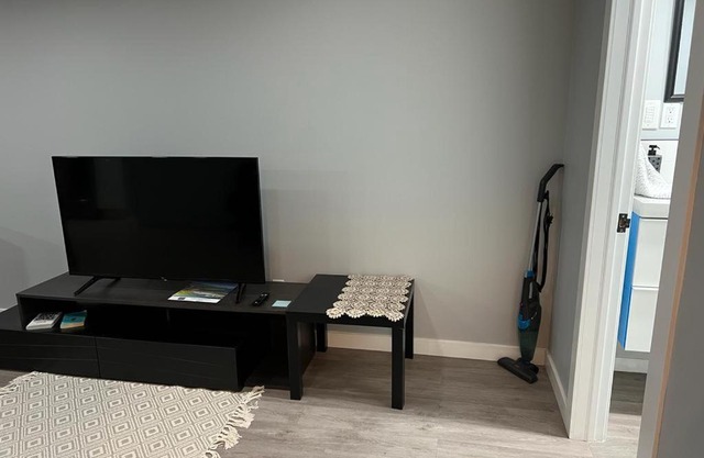 Gorgeous Basement Apartment