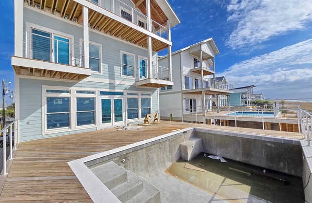 Gorgeous Beachfront Home, Private Pool, Amazing Views, Mexico Beach