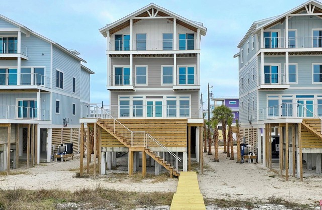 Gorgeous Beachfront Home, Private Pool, Amazing Views, Mexico Beach