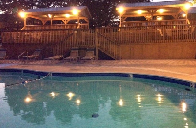 Gorgeous Condo, Comfort, VIEWS, Fish on Property in Private Lake, 2 Pools!