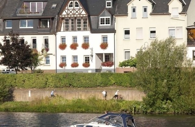 Charmante Lumineux Riverside Apartments, Zell Mosel, Sur Hahn Airport Bus Route