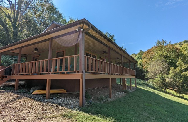 Gorgeous Cabin with Panoramic Mountain Views!