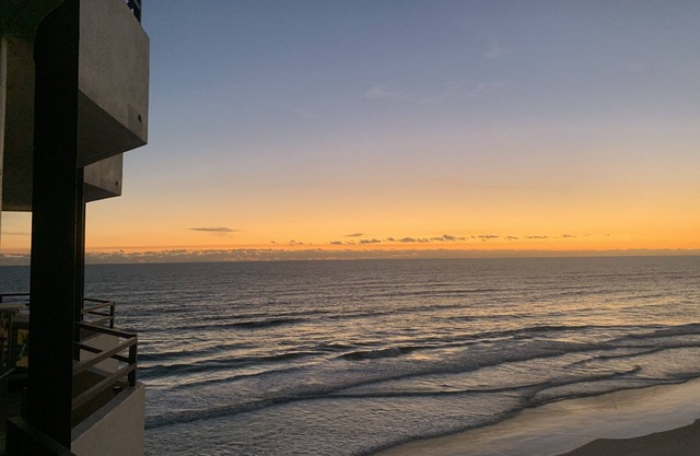 Gorgeous, Comfortable Ocean Front Condo