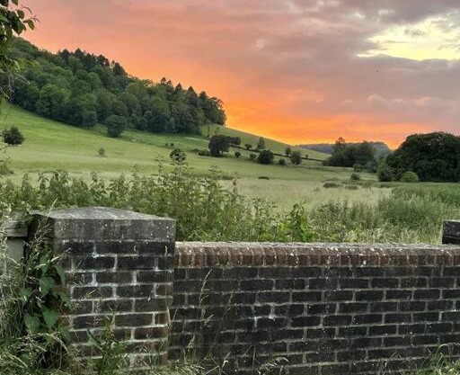 Gorgeous Cottage in Skirmett with Parking