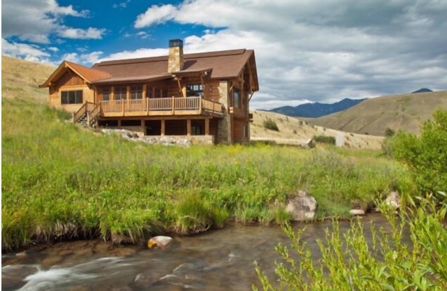 Magnifique Creekside Sun West Ranch Home