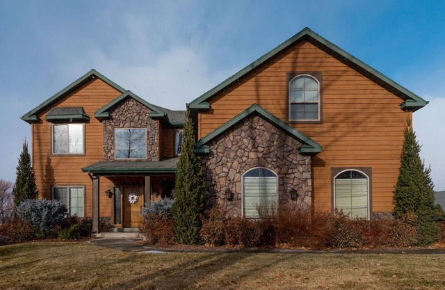 Gorgeous Eden 5200 sq ft Home Near 3 Ski Resorts