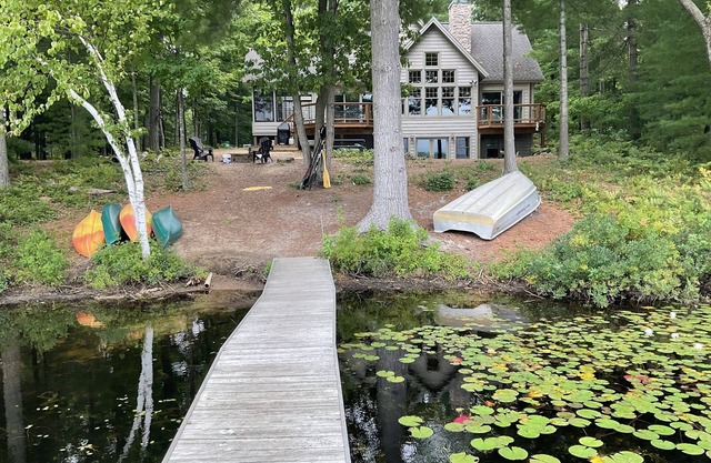 Gorgeous Escape on Lake Dubonnet - Traverse City/Interlochen