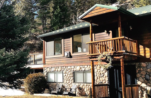 GORGEOUS Estes Park, Allenspark, Lyons CO 4BR Riverfront Accueil