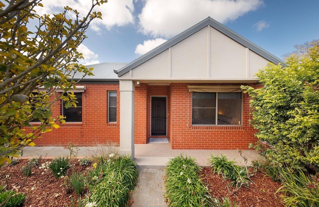 Gorgeous Gem on Jones - Comfortable three bedroom home with beautiful interior styling