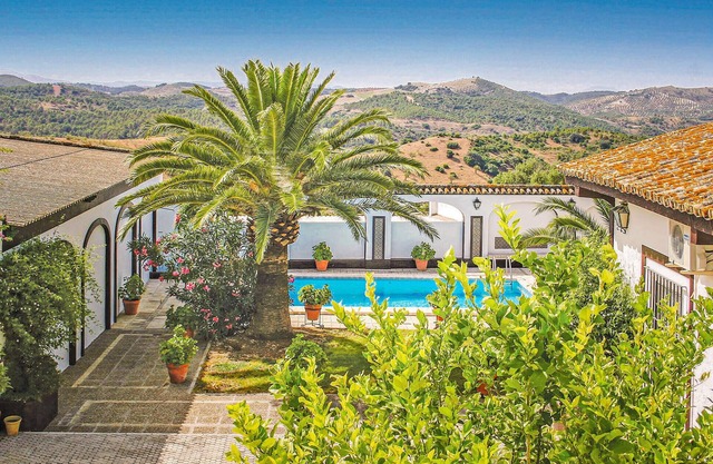 Magnifique maison à Morón de la.