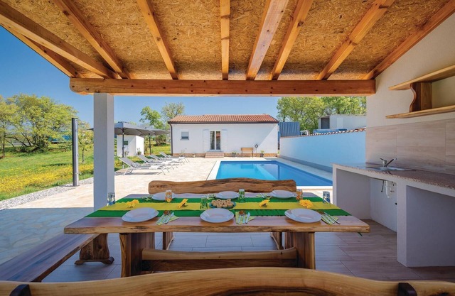 Superbe maison à Buje avec cuisine