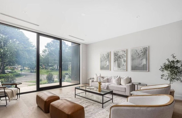 Gorgeous Home in Charlotte #103