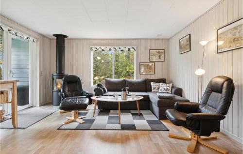 Gorgeous Home In Farsø With Wifi
