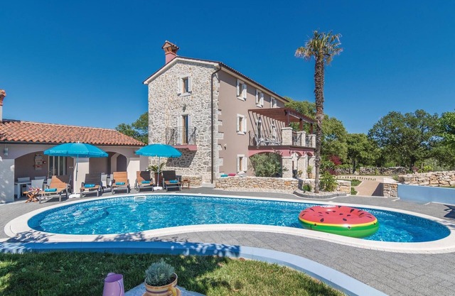Superbe maison à Nedescina avec sauna