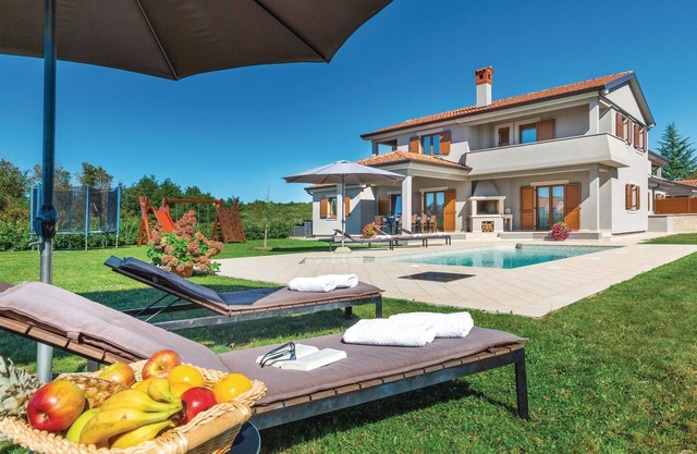 Belle maison de 4 chambres à Trosti