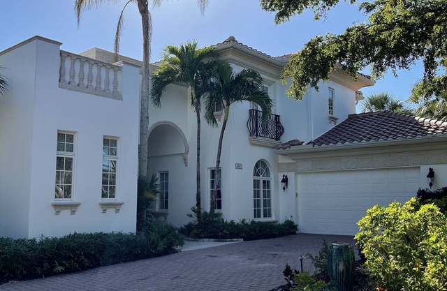 Gorgeous home in Las Palmas within The Colony!