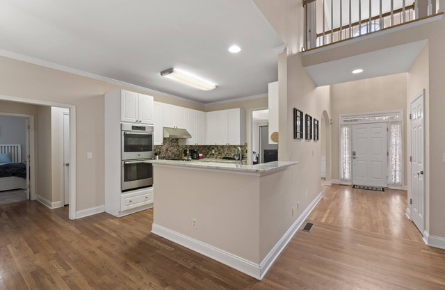 Superbe maison et appartement au sous-sol complet près d'Avalon / Downtown Alpharetta
