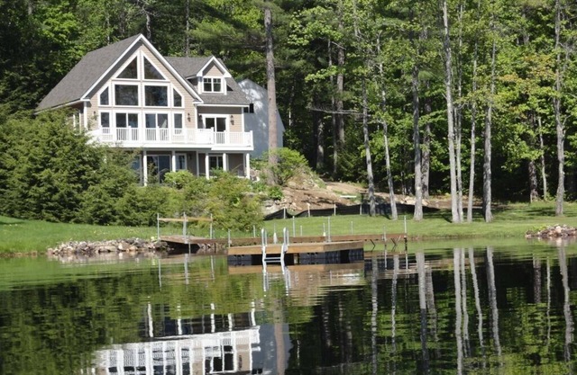 Accueil Lakefront moderne sur Woods Pond avec Sandy Beach.