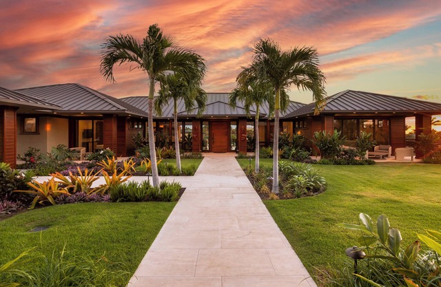 Gorgeous Kauna'oa Home - 5BR, 6BA, 10-Minute Walk to Beaches!