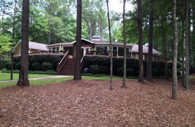 Location mensuelle seulement. Reynolds Plantation Lake Front Home. 2 criques de Ritz