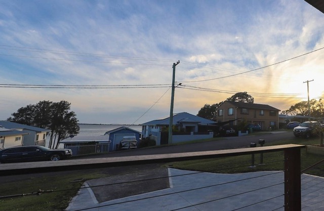 Gorgeous Lake Views, Ground Level - Central Coast
