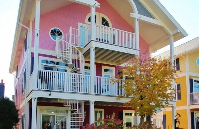 Superbe Maison Moderne, Perfect Vacation Home Inside historique Chautauqua Institution !!