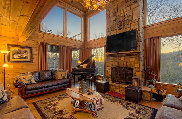Magnifique maison de montagne avec bain à remous, billard, 3 suites principales et vues!