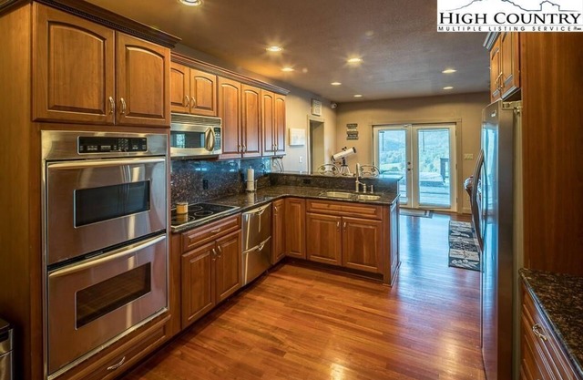 Gorgeous mountain views and overlooks New River